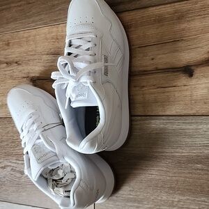 Reebok Classic Harman Run, Women's 8.5, White/Gum, Retro Sneaker, NWT